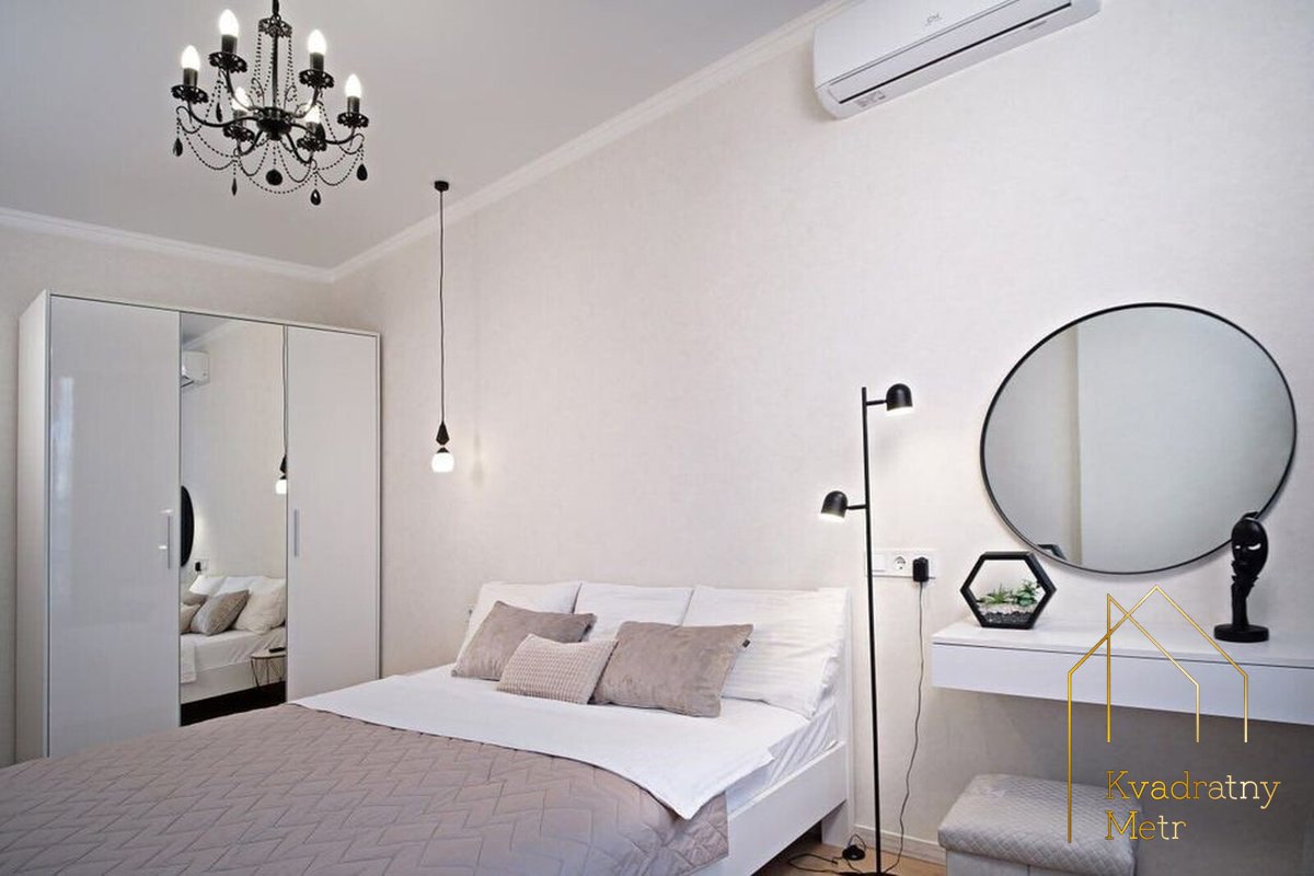 Продаж квартири 3-кімн., 60 м², Приморський — фото 1